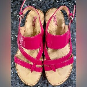 Born Minda Fuchsia Patent Leather Sandals 8M - NIB
